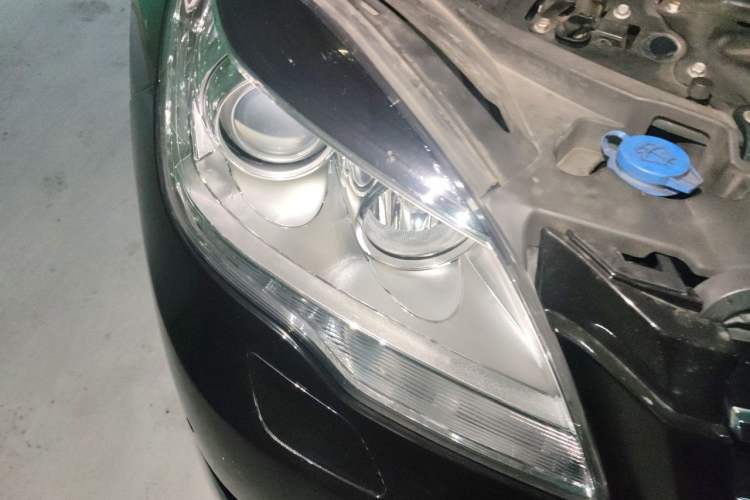 Used Mercedes-Benz R-Class 2014 R 320 4MATIC Business Model Right Front Headlight
