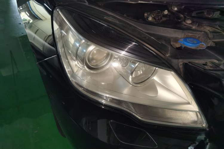Used Mercedes-Benz R-Class 2014 R 320 4MATIC Business Model Right Front Headlight
