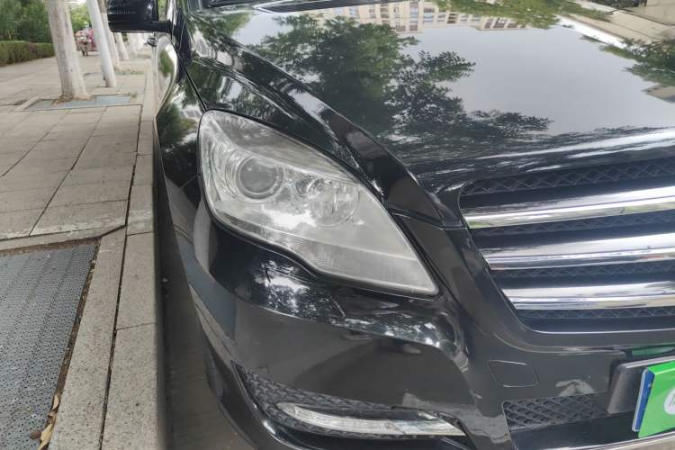 Used Mercedes-Benz R-Class 2014 R 400 4MATIC Luxury Model Right Front Headlight