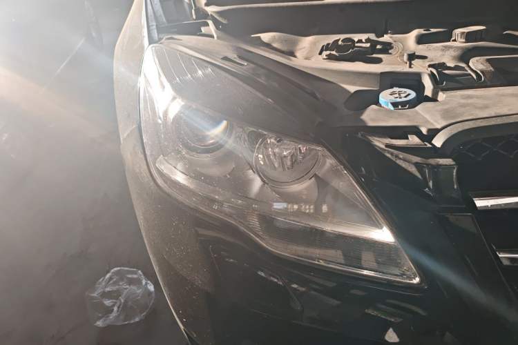 Used Mercedes-Benz R-Class 2014 R 320 4MATIC Business Model Right Front Headlight