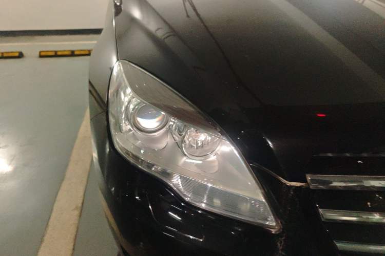 Used Mercedes-Benz R-Class 2014 R 320 4MATIC Business Model Right Front Headlight