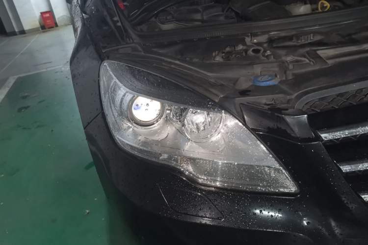 Used Mercedes-Benz R-Class 2014 R 320 4MATIC Luxury Model Right Front Headlight