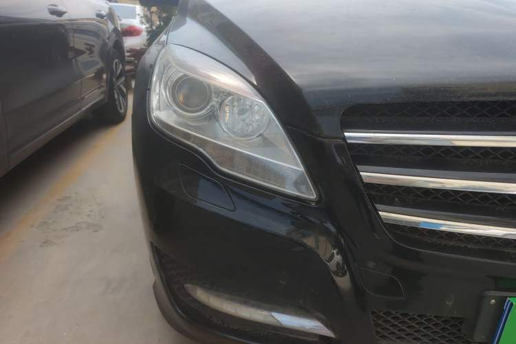 Used Mercedes-Benz R-Class 2014 R 320 4MATIC Luxury Model Right Front Headlight