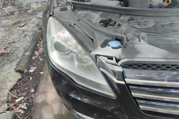 Used Mercedes-Benz R-Class 2014 R 320 4MATIC Luxury Model Right Front Headlight