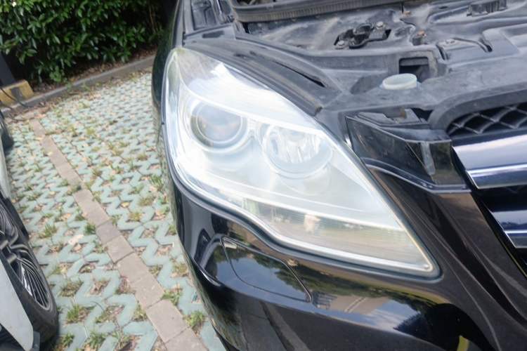 Used Mercedes-Benz R-Class 2014 R 320 4MATIC Luxury Model Right Front Headlight