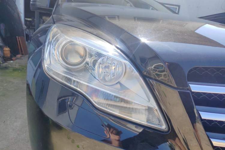 Used Mercedes-Benz R-Class 2014 R 320 4MATIC Luxury Model Right Front Headlight