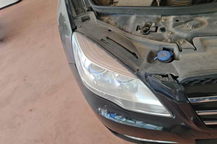 Used Mercedes-Benz R-Class 2014 R 320 4MATIC Business Model Right Front Headlight