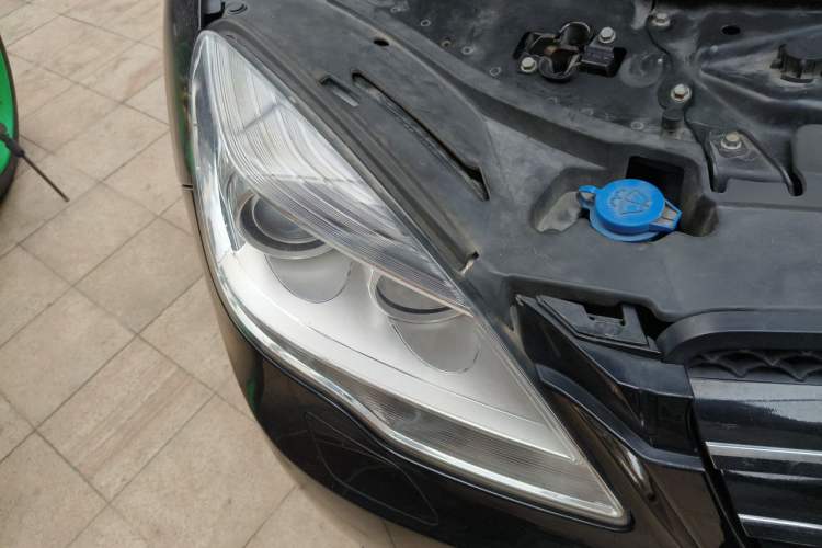 Used Mercedes-Benz R-Class 2014 R 320 4MATIC Business Model Right Front Headlight