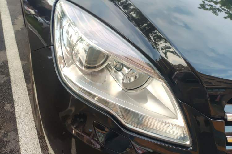 Used Mercedes-Benz R-Class 2014 R 320 4MATIC Business Model Right Front Headlight