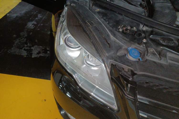 Used Mercedes-Benz R-Class 2014 R 400 4MATIC Business Model Right Front Headlight