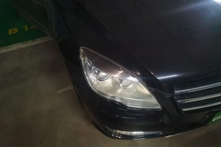Used Mercedes-Benz R-Class 2014 R 320 4MATIC Luxury Model Right Front Headlight