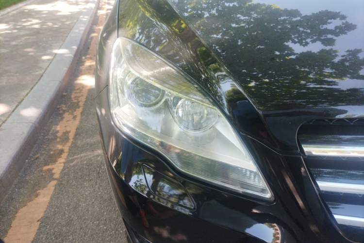 Used Mercedes-Benz R-Class 2014 R 320 4MATIC Luxury Model Right Front Headlight