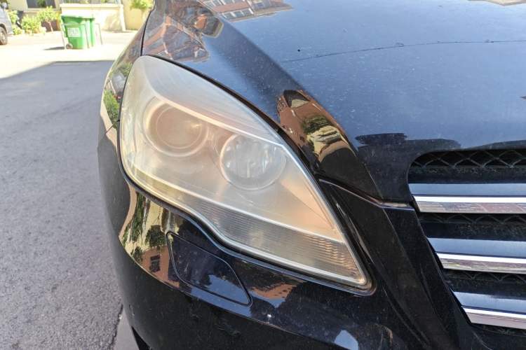 Used Mercedes-Benz R-Class 2014 R 400 4MATIC Business Model Right Front Headlight