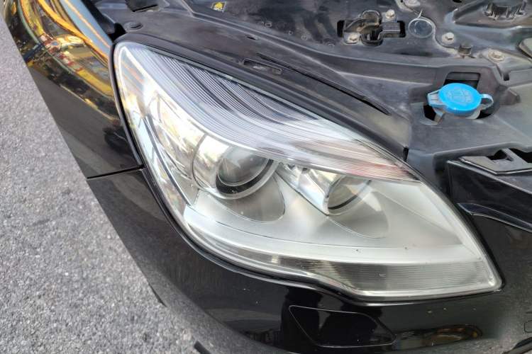 Used Mercedes-Benz R-Class 2014 R 320 4MATIC Business Model Right Front Headlight