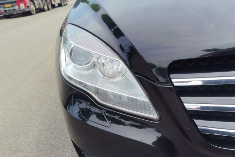 Used Mercedes-Benz R-Class 2014 R 320 4MATIC Business Model Right Front Headlight
