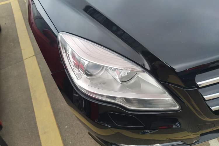 Used Mercedes-Benz R-Class 2014 R 320 4MATIC Luxury Model Right Front Headlight