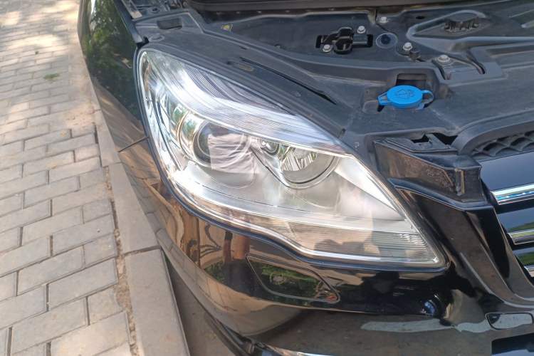 Used Mercedes-Benz R-Class 2014 R 320 4MATIC Business Model Right Front Headlight