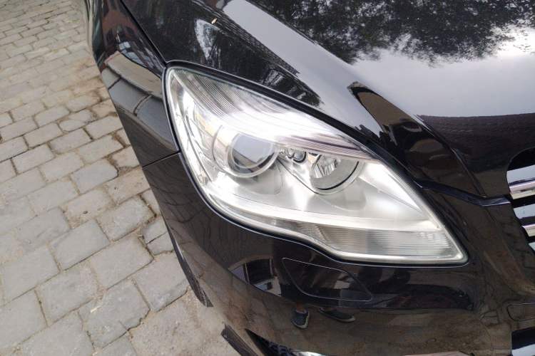 Used Mercedes-Benz R-Class 2014 R 400 4MATIC Business Model Right Front Headlight