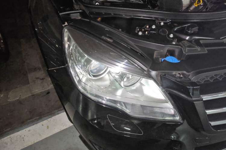Used Mercedes-Benz R-Class 2014 R 400 4MATIC Business Model Right Front Headlight