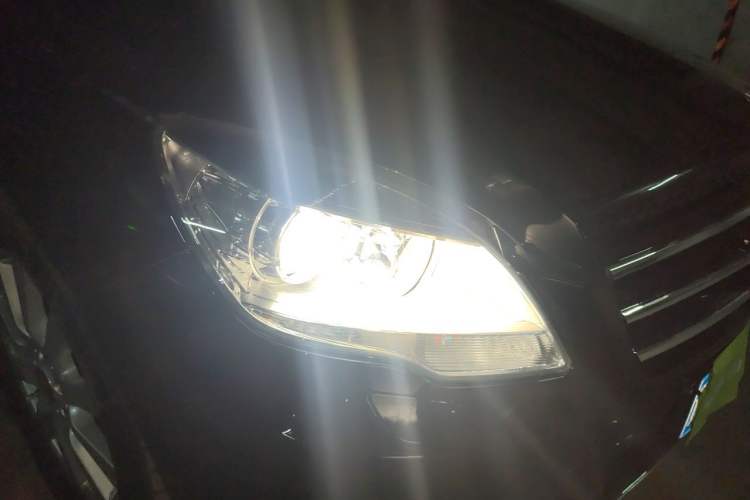 Used Mercedes-Benz R-Class 2014 R 320 4MATIC Business Model Right Front Headlight