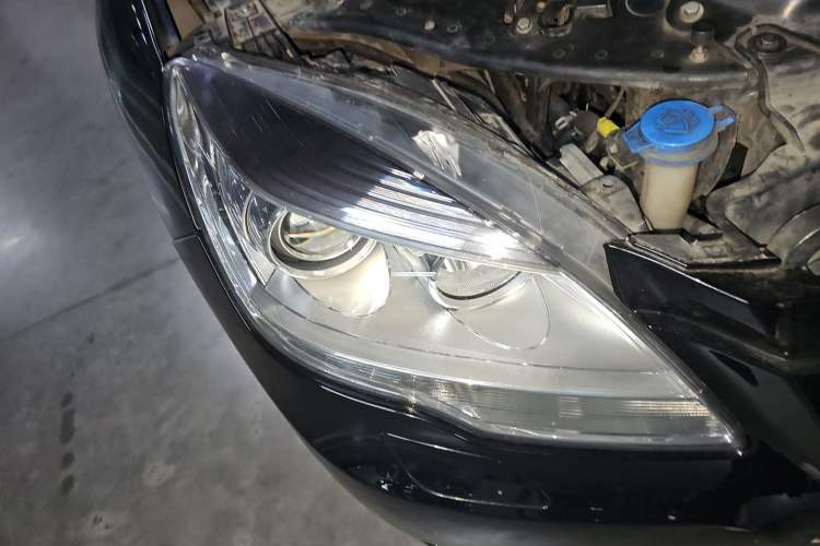 Used Mercedes-Benz R-Class 2014 R 320 4MATIC Business Model Right Front Headlight