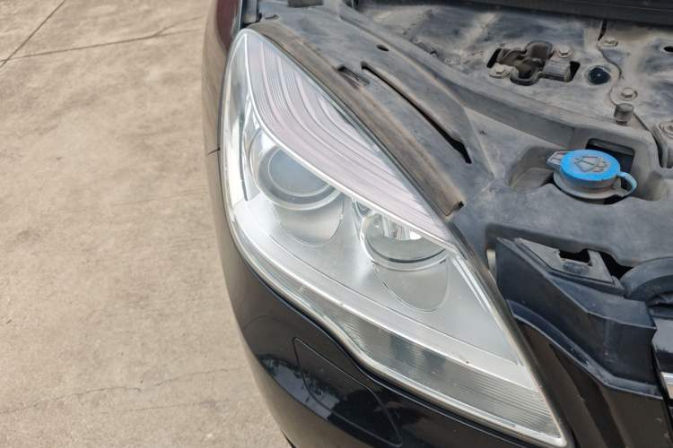 Used Mercedes-Benz R-Class 2014 R 400 4MATIC Business Model Right Front Headlight