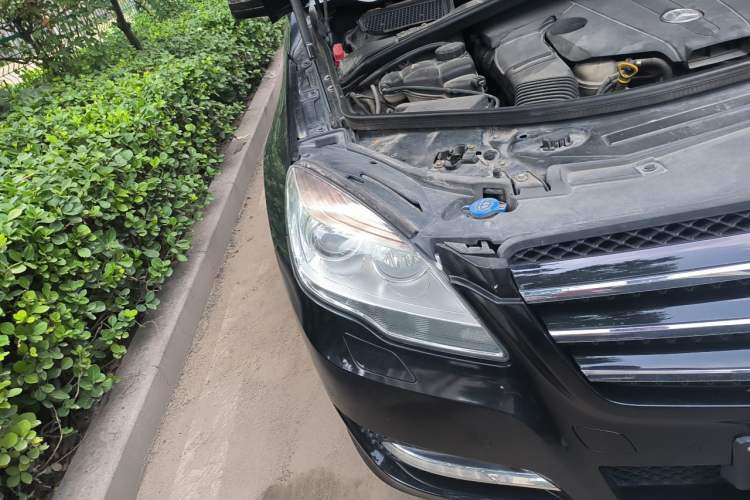 Used Mercedes-Benz R-Class 2014 R 320 4MATIC Business Model Right Front Headlight