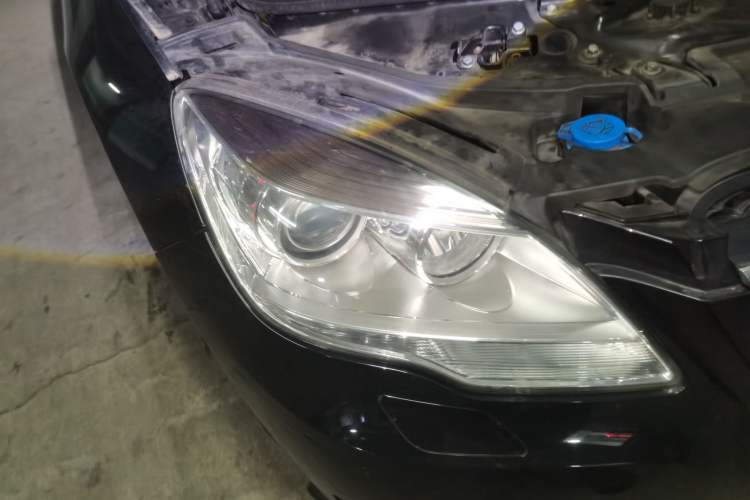 Used Mercedes-Benz R-Class 2014 R 320 4MATIC Business Model Right Front Headlight