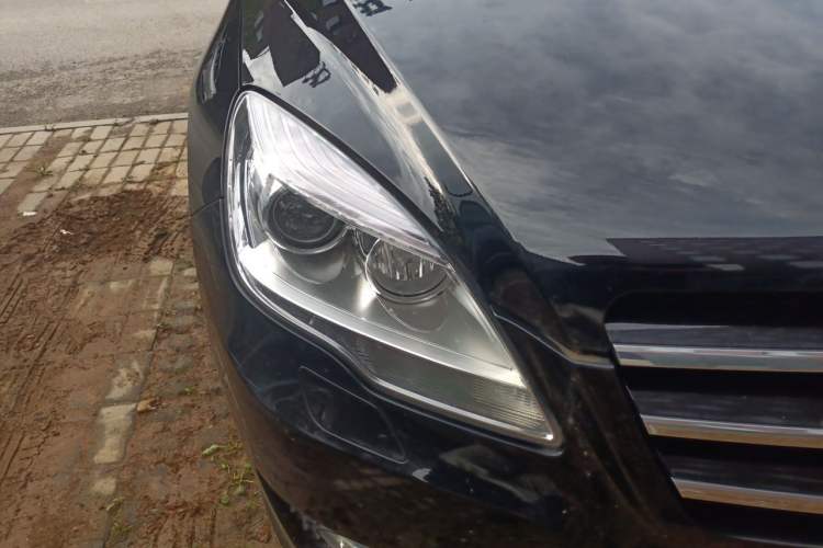 Used Mercedes-Benz R-Class 2014 R 320 4MATIC Business Model Right Front Headlight