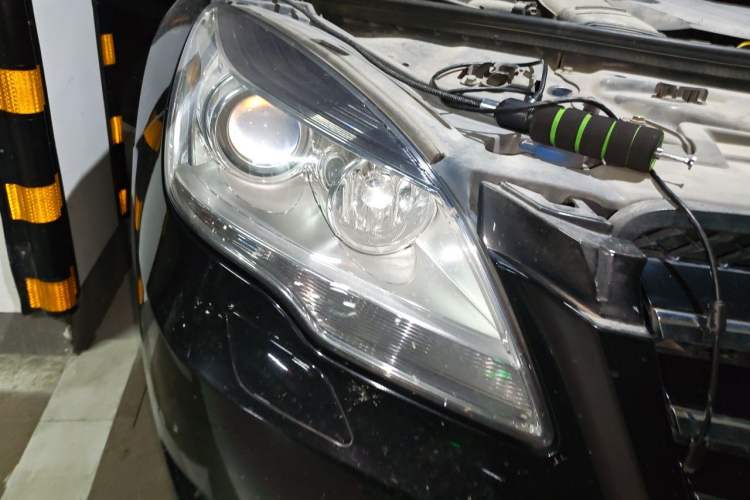 Used Mercedes-Benz R-Class 2014 R 320 4MATIC Business Model Right Front Headlight