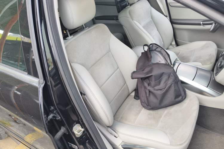 Used Mercedes-Benz R-Class 2014 R 320 4MATIC Business Model Right Front Seat