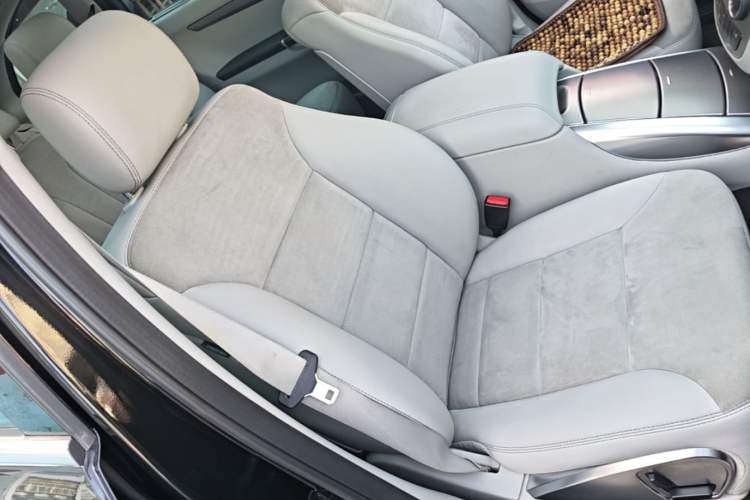 Used Mercedes-Benz R-Class 2014 R 320 4MATIC Business Model Right Front Seat