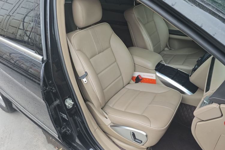 Used Mercedes-Benz R-Class 2014 R 400 4MATIC Business Model Right Front Seat