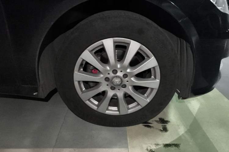 Used Mercedes-Benz R-Class 2014 R 320 4MATIC Business Model Right Front Wheel Hub