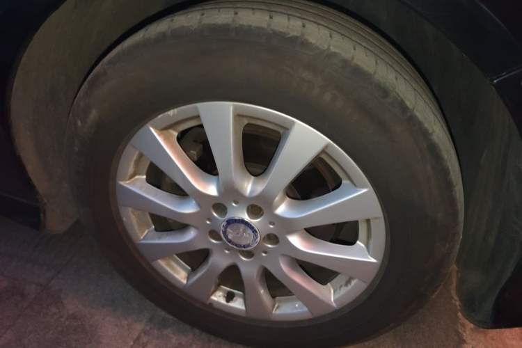 Used Mercedes-Benz R-Class 2014 R 320 4MATIC Business Model Right Front Wheel Hub