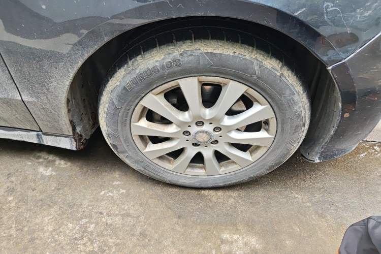 Used Mercedes-Benz R-Class 2014 R 320 4MATIC Luxury Model Right Front Wheel Hub