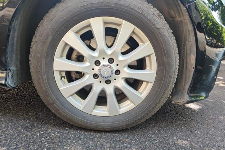 Used Mercedes-Benz R-Class 2014 R 320 4MATIC Business Model Right Front Wheel Hub