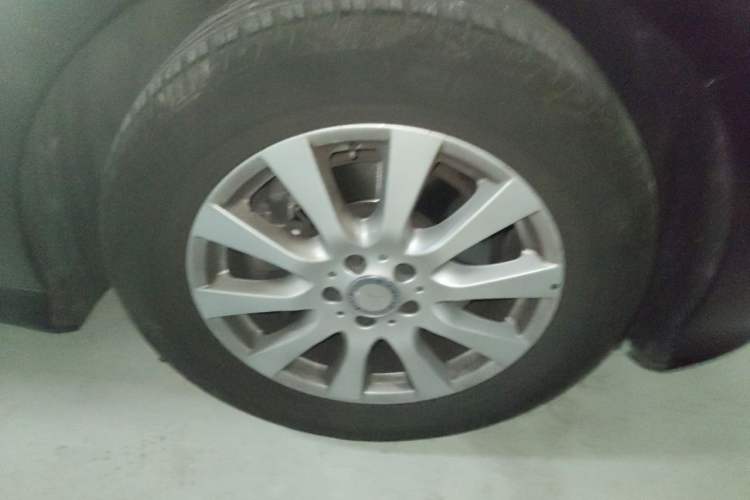 Used Mercedes-Benz R-Class 2014 R 320 4MATIC Business Model Right Front Wheel Hub