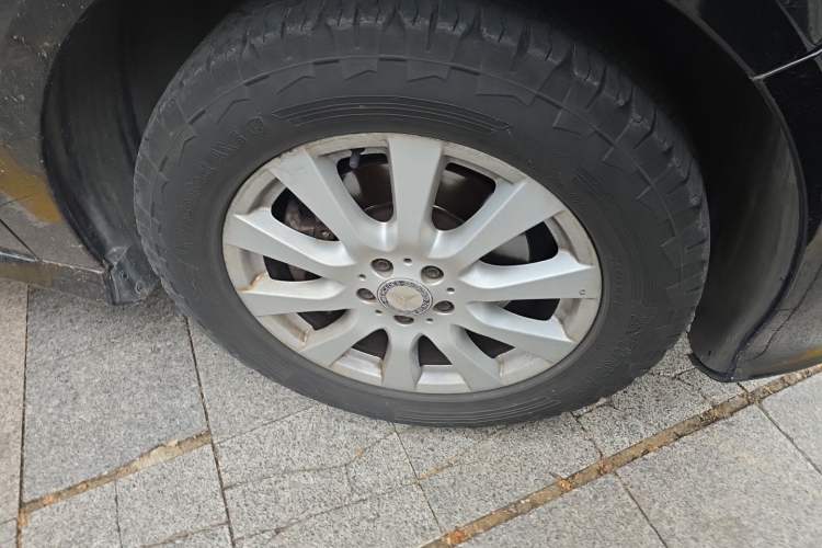 Used Mercedes-Benz R-Class 2014 R 320 4MATIC Business Model Right Front Wheel Hub