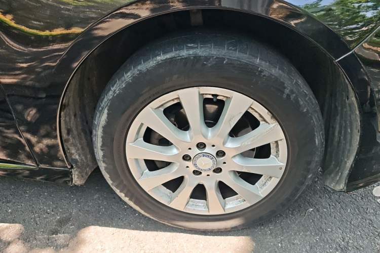 Used Mercedes-Benz R-Class 2014 R 320 4MATIC Business Model Right Front Wheel Hub