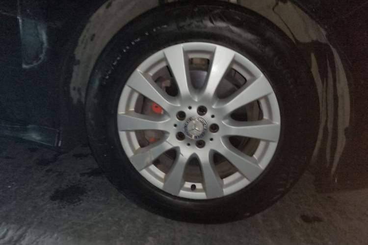 Used Mercedes-Benz R-Class 2014 R 320 4MATIC Business Model Right Front Wheel Hub