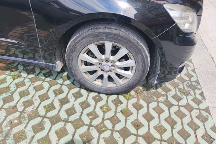 Used Mercedes-Benz R-Class 2014 R 320 4MATIC Business Model Right Front Wheel Hub