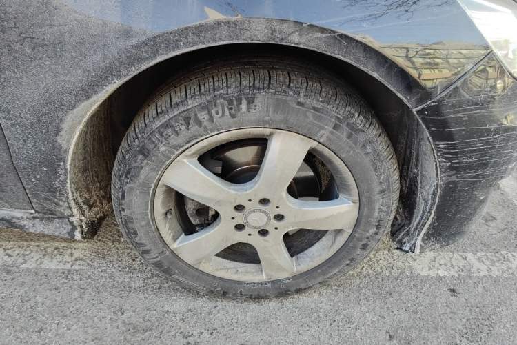 Used Mercedes-Benz R-Class 2014 R 400 4MATIC Business Model Right Front Wheel Hub