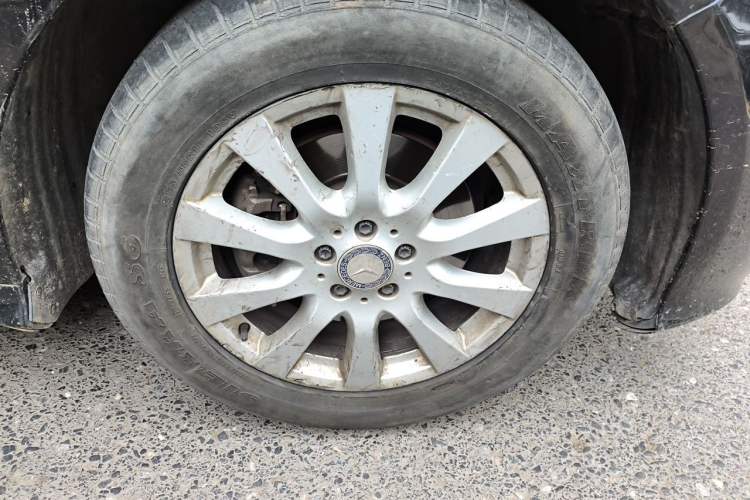 Used Mercedes-Benz R-Class 2014 R 320 4MATIC Business Model Right Front Wheel Hub