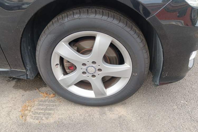 Used Mercedes-Benz R-Class 2014 R 400 4MATIC Business Model Right Front Wheel Hub