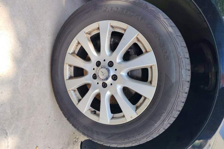Used Mercedes-Benz R-Class 2014 R 320 4MATIC Business Model Right Front Wheel Hub