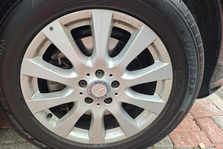 Used Mercedes-Benz R-Class 2014 R 320 4MATIC Business Model Right Front Wheel Hub