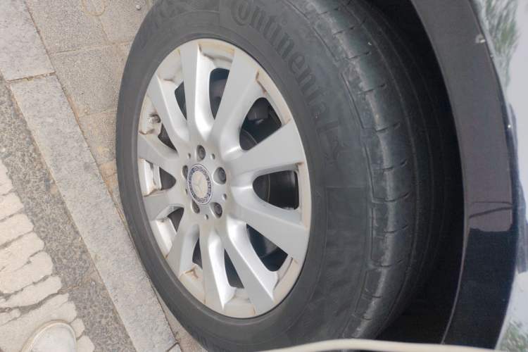 Used Mercedes-Benz R-Class 2014 R 320 4MATIC Business Model Right Front Wheel Hub