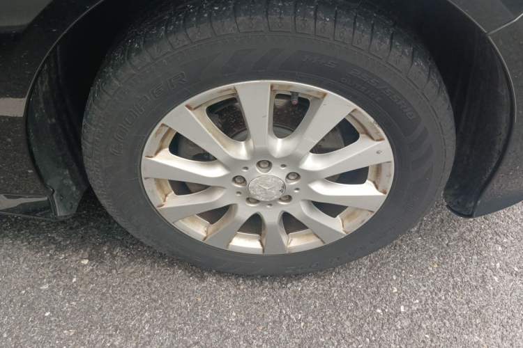 Used Mercedes-Benz R-Class 2014 R 320 4MATIC Business Model Right Front Wheel Hub