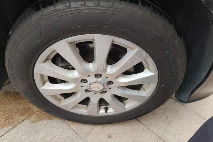 Used Mercedes-Benz R-Class 2014 R 320 4MATIC Business Model Right Front Wheel Hub